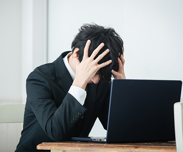 営業を信じて契約したが、サービスの内容が低く後悔。