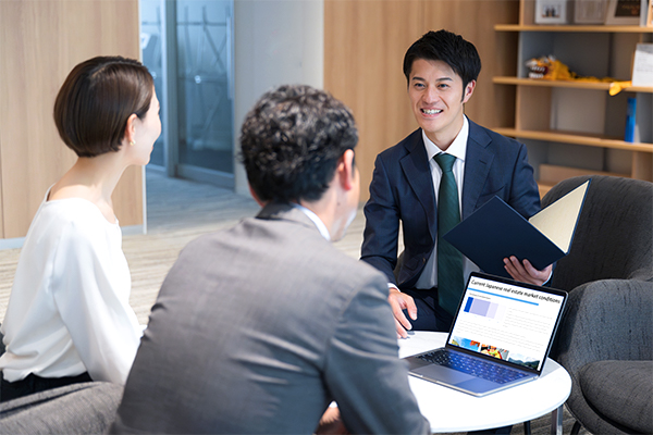 専任のコンサルタントがヒアリング〜発注先の選定までを徹底サポート。